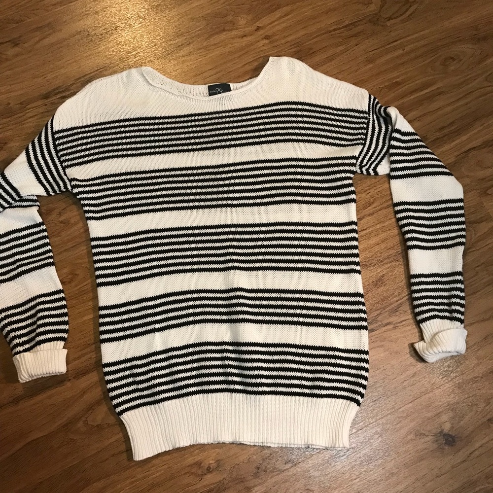 Anthropologie market and spruce sweater